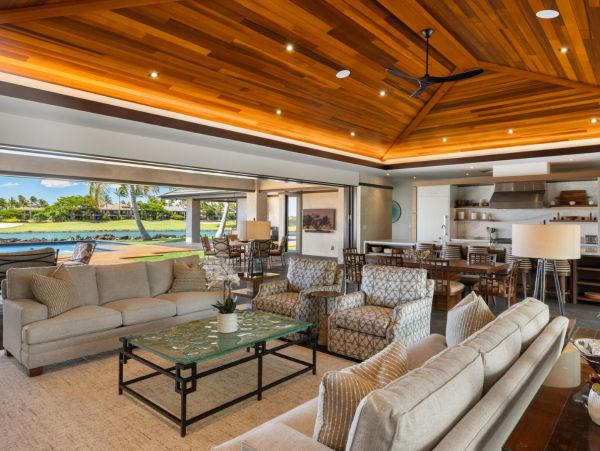 Vacation Estate Sleeps 12 Guests Ocean View Main House & Guest