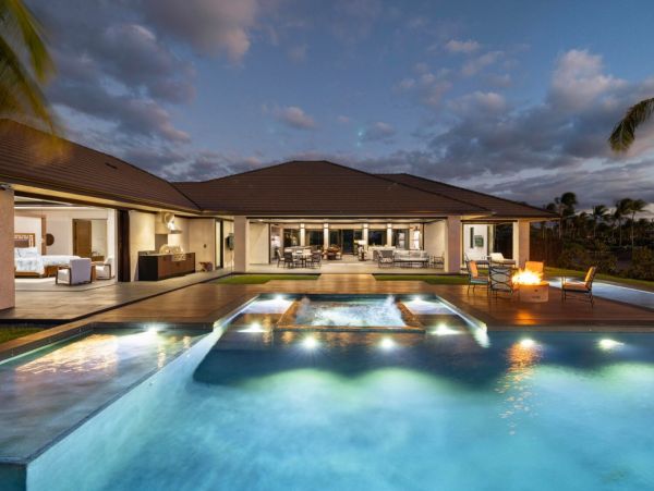 Vacation Estate Sleeps 12 Guests Ocean View Main House & Guest