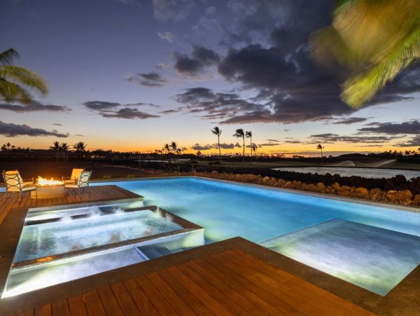 Vacation Estate Sleeps 12 Guests Ocean View Main House & Guest