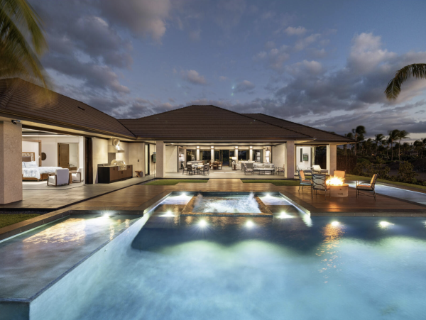 Vacation Estate Sleeps 12 Guests Ocean View Main House & Guest