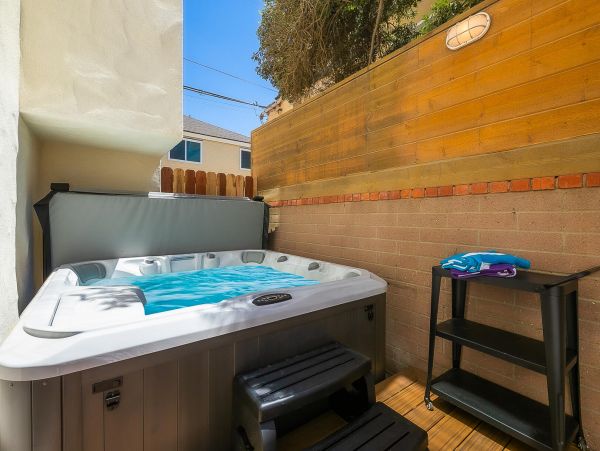 Luxury Oceanfront Six Bedroom Residence with Hot Tub & Full Ocean Views
