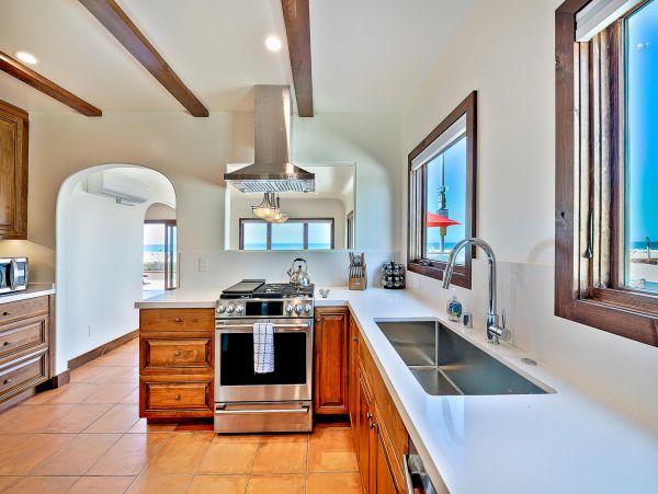 Luxury Oceanfront Six Bedroom Residence with Hot Tub & Full Ocean Views