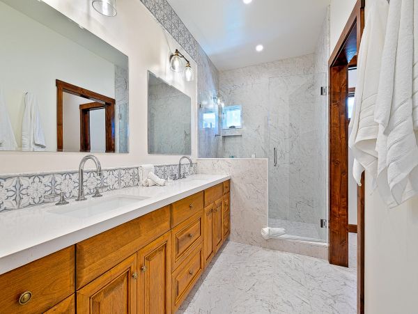 Luxury Oceanfront Six Bedroom Residence with Hot Tub & Full Ocean Views