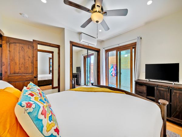 Luxury Oceanfront Six Bedroom Residence with Hot Tub & Full Ocean Views