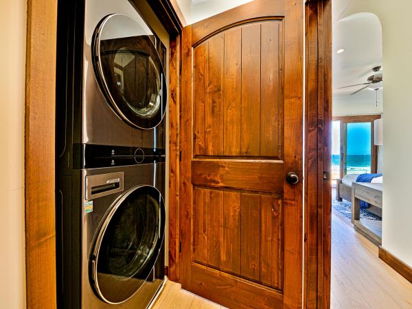 Luxury Oceanfront Six Bedroom Residence with Hot Tub & Full Ocean Views