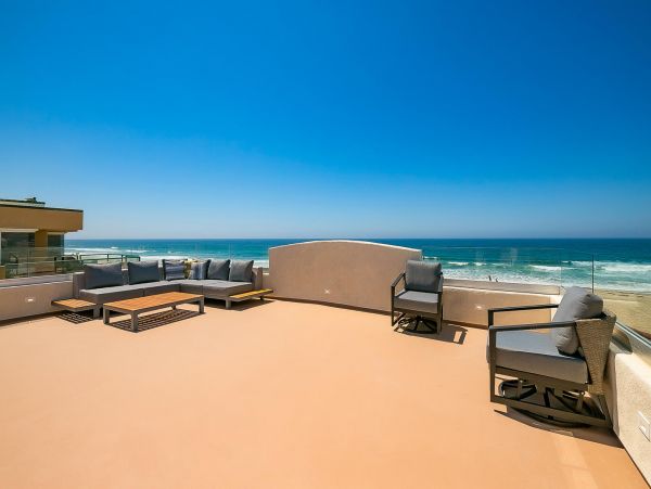 Luxury Oceanfront Six Bedroom Residence with Hot Tub & Full Ocean Views