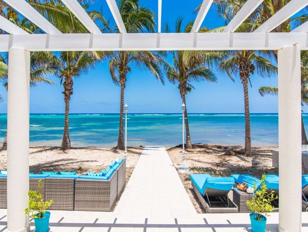 Piece of Paradise -Cayman Island Vacation Home Six Bedroom