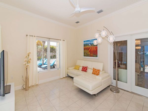 Piece of Paradise -Cayman Island Vacation Home Six Bedroom