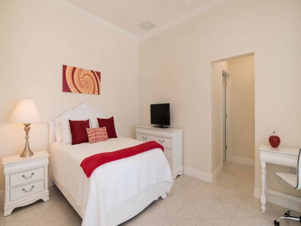 Piece of Paradise -Cayman Island Vacation Home Six Bedroom