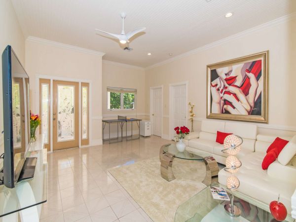 Piece of Paradise -Cayman Island Vacation Home Six Bedroom