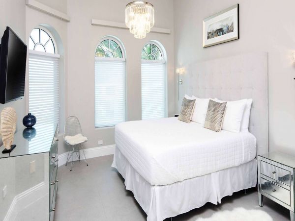 Luxury Cayman Islands 6 Bedroom Pool Home