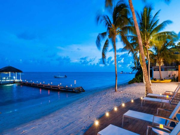 Luxury Cayman Islands 6 Bedroom Pool Home