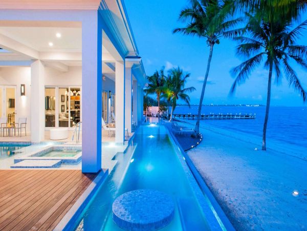 Luxury Cayman Islands 6 Bedroom Pool Home