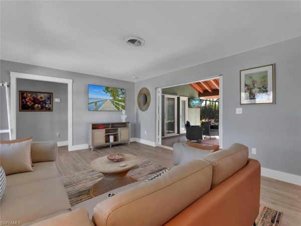 Vacation Rental with 2 Bedrooms in Naples