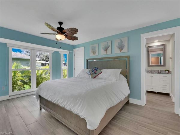 Vacation Rental with 2 Bedrooms in Naples
