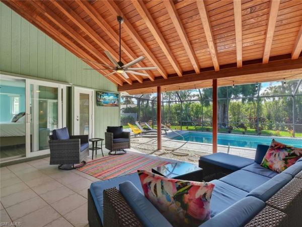 Vacation Rental with 2 Bedrooms in Naples