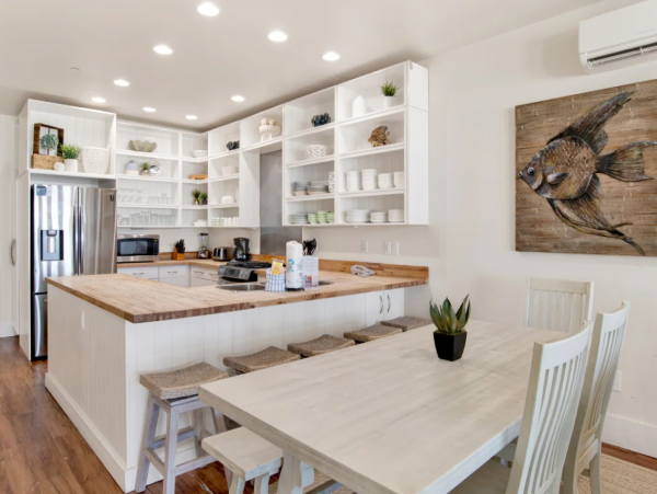 Beachfront 8 Bedroom Vacation Rental in Gulf Shores