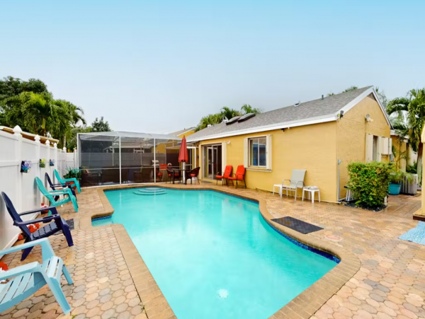 Boca Raton Vacation Home with 2 Bedroom & Pool