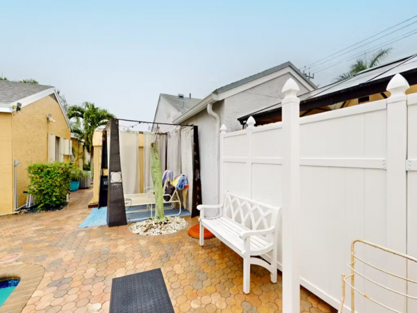Boca Raton Vacation Home with 2 Bedroom & Pool
