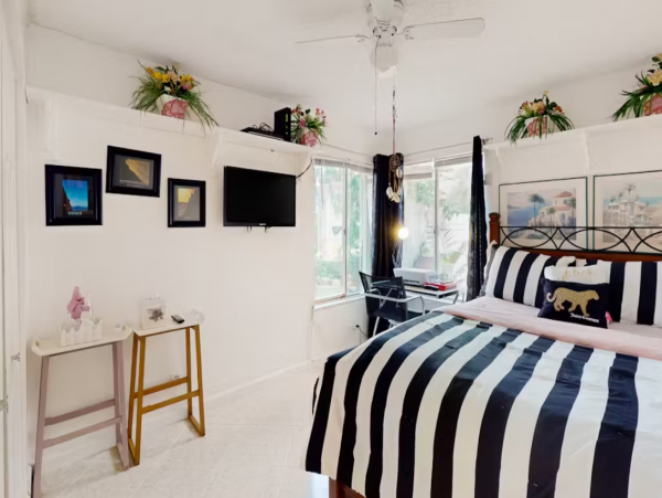 Boca Raton Vacation Home with 2 Bedroom & Pool
