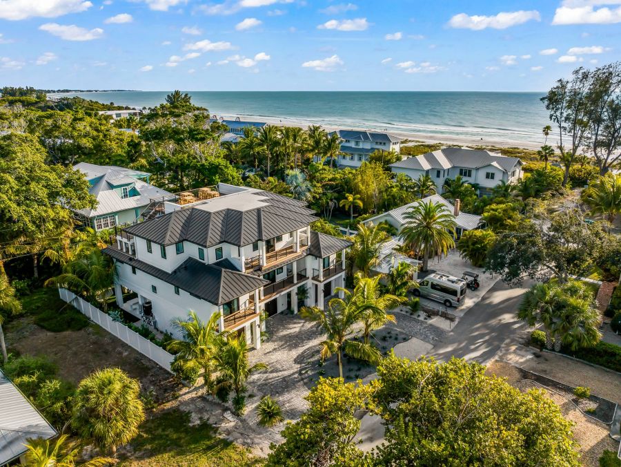 Anna Maria Six Bedroom Walk to the Beach Vacation Rental
