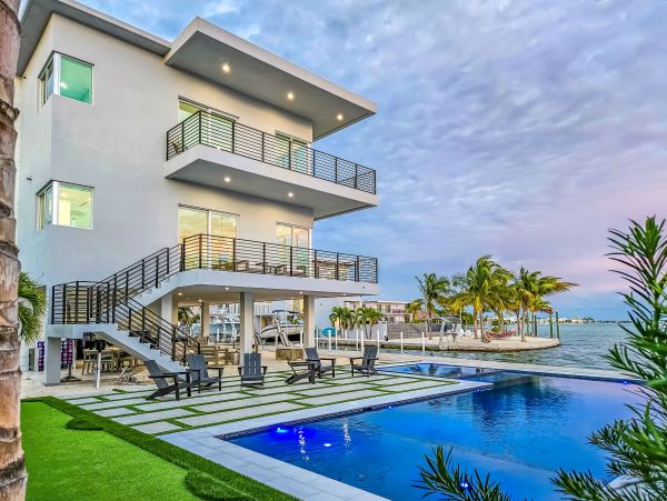 Oceanfront Marathon Vacation Luxury Rental
