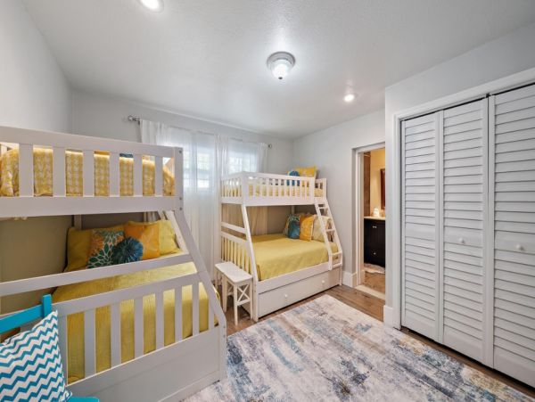 Canal Front Four Bedroom Vacation Residence in Longboat Key