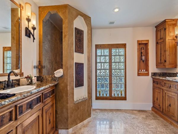 Canal Front Four Bedroom Vacation Residence in Longboat Key