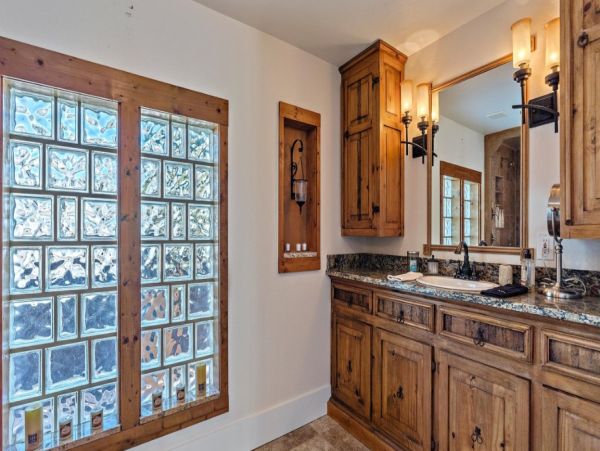 Canal Front Four Bedroom Vacation Residence in Longboat Key