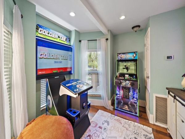 Canal Front Four Bedroom Vacation Residence in Longboat Key