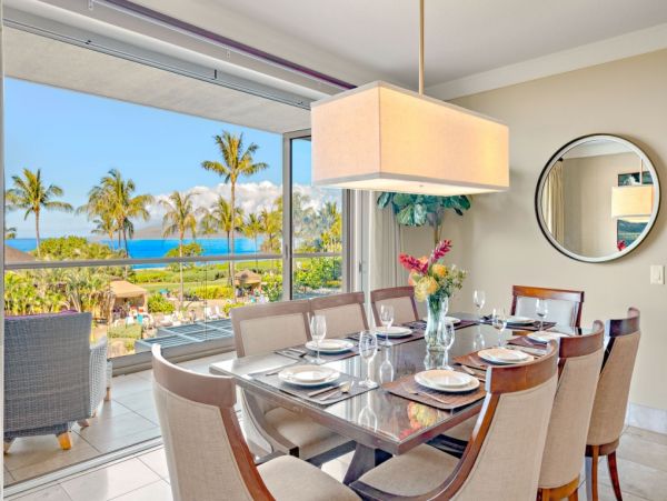 Escape to Lahaina's Oceanfront Paradise! Enjoy Luxury Condo