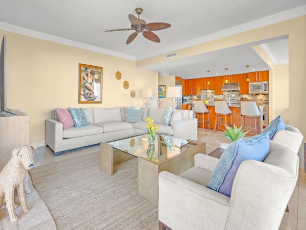 Escape to Lahaina's Oceanfront Paradise! Enjoy Luxury Condo