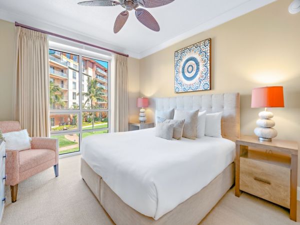Escape to Lahaina's Oceanfront Paradise! Enjoy Luxury Condo