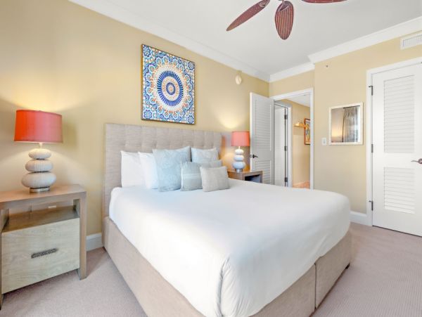 Escape to Lahaina's Oceanfront Paradise! Enjoy Luxury Condo