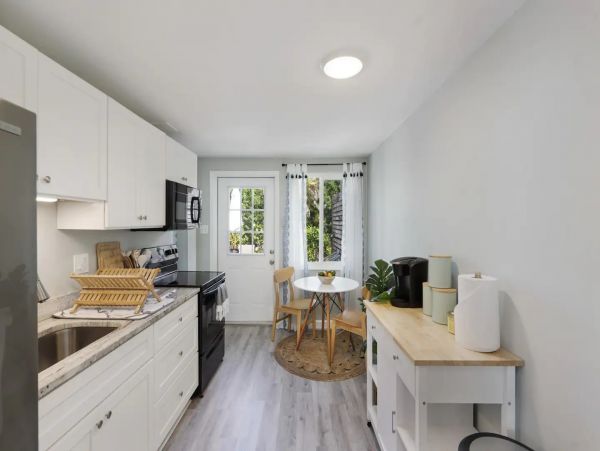 Two Bedroom Walk to Beach Vacation Duplex in Longboat Key