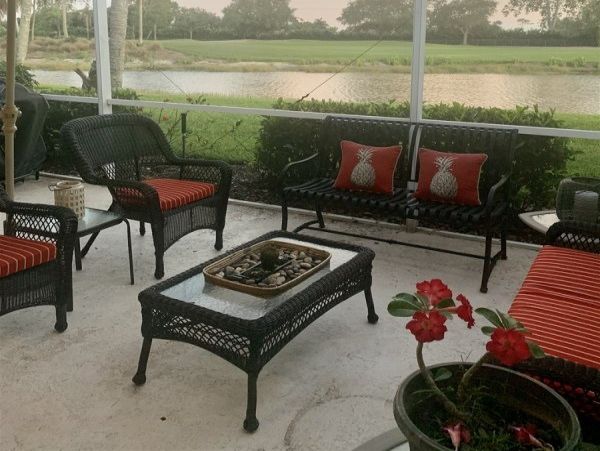 Lake Views from this Charming Vacation Home