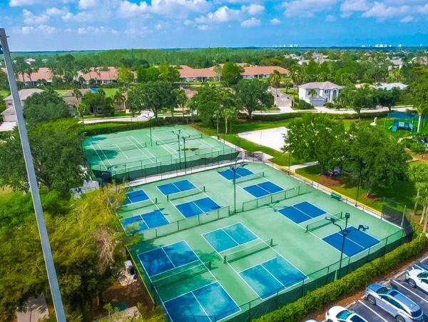 Estero Vacation Condo Two Bedroom