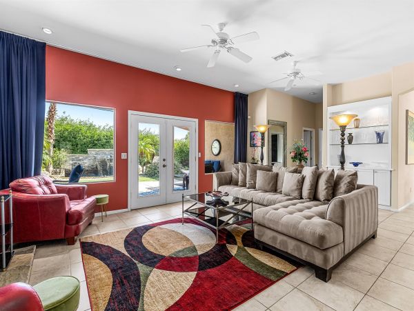 Stunning Contemporary Luxury 5-BD Home with Private Pool in Palm Springs