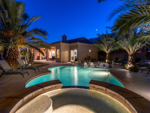 Stunning Contemporary Luxury 5-BD Home with Private Pool in Palm Springs