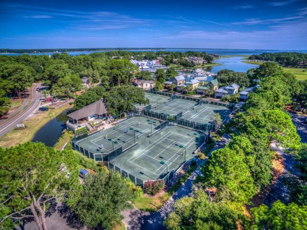 Four Bedroom Walk to Beach Vacation Rental in Hilton Head