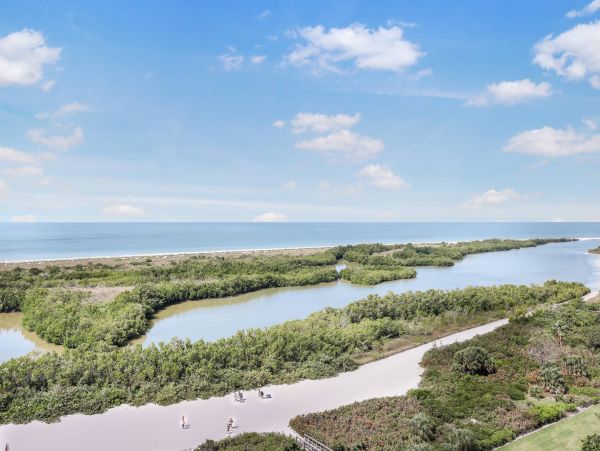 Marco Island Vacation Condo 2 Bedrooms, Pool & Fitness Room