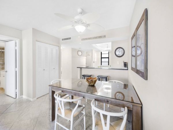 Marco Island Vacation Condo 2 Bedrooms, Pool & Fitness Room