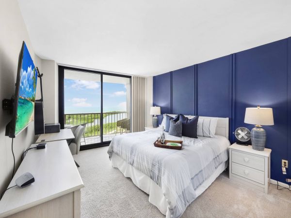 Marco Island Vacation Condo 2 Bedrooms, Pool & Fitness Room