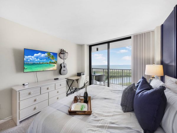 Marco Island Vacation Condo 2 Bedrooms, Pool & Fitness Room