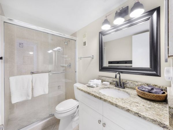 Marco Island Vacation Condo 2 Bedrooms, Pool & Fitness Room