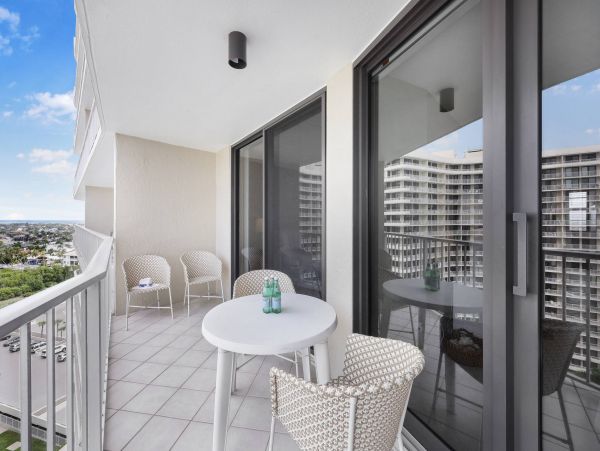 Marco Island Vacation Condo 2 Bedrooms, Pool & Fitness Room