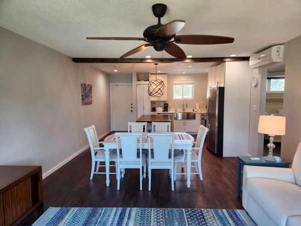 Lido Key Vacation Condo One Bedroom Walk to Beach