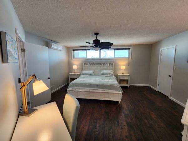 Lido Key Vacation Condo One Bedroom Walk to Beach
