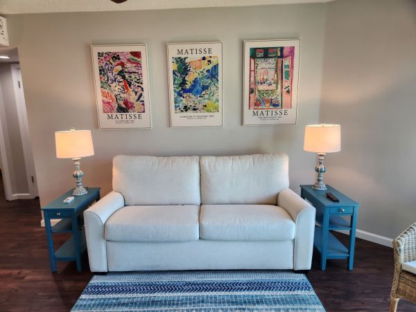 Lido Key Vacation Condo One Bedroom Walk to Beach