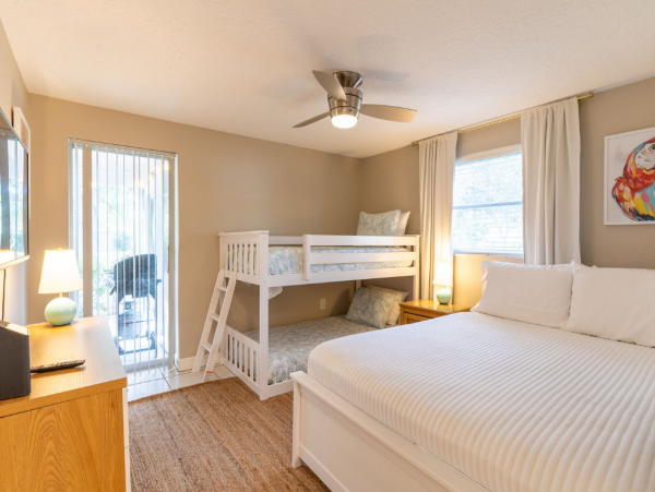 Sarasota Vacation Rental: Tranquil Retreat Near Siesta Key